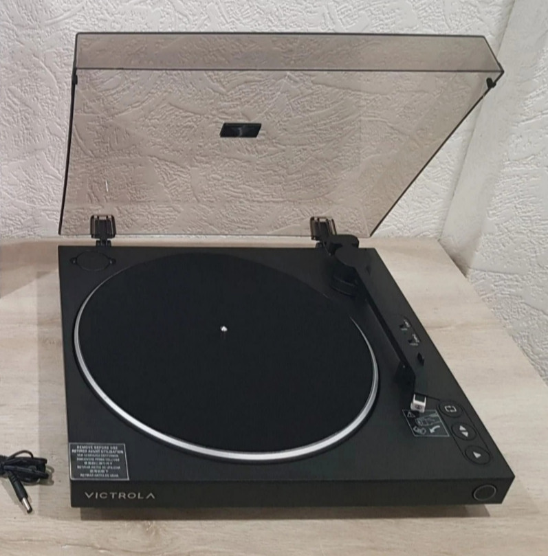 Victrola Automatic Turntable Model: VPT-800-BLK (Used) #b