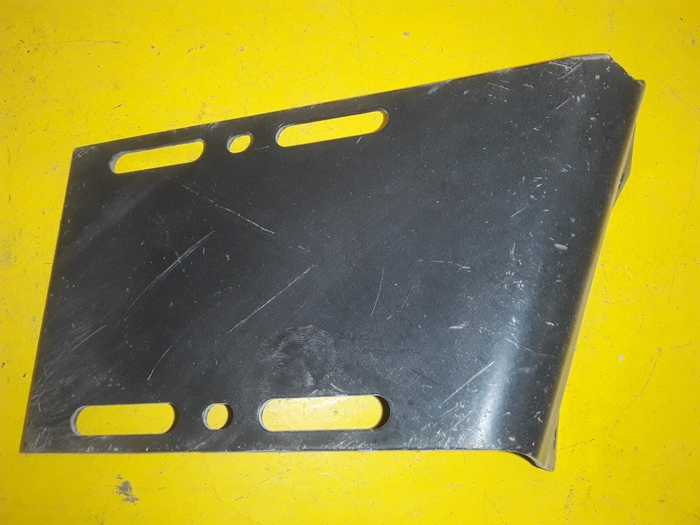 FREIGHTLINER UPPER HOOD BRACKET 17-10407-000