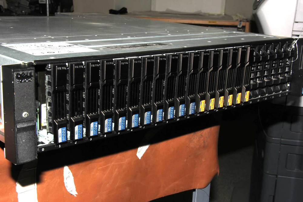 DELL Compellent SC4020 8.7TB Storage Array + 8G-FC-4 Controller "TESTED"