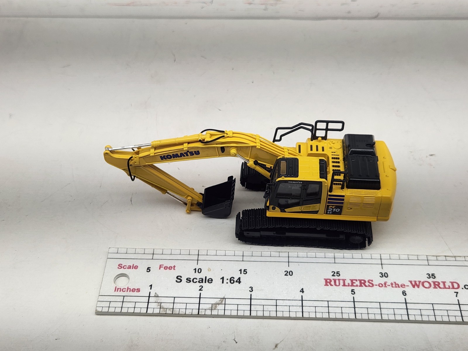 1/64 First Gear #60-0326 Diecast Komatsu PC210LC-11 Excavator