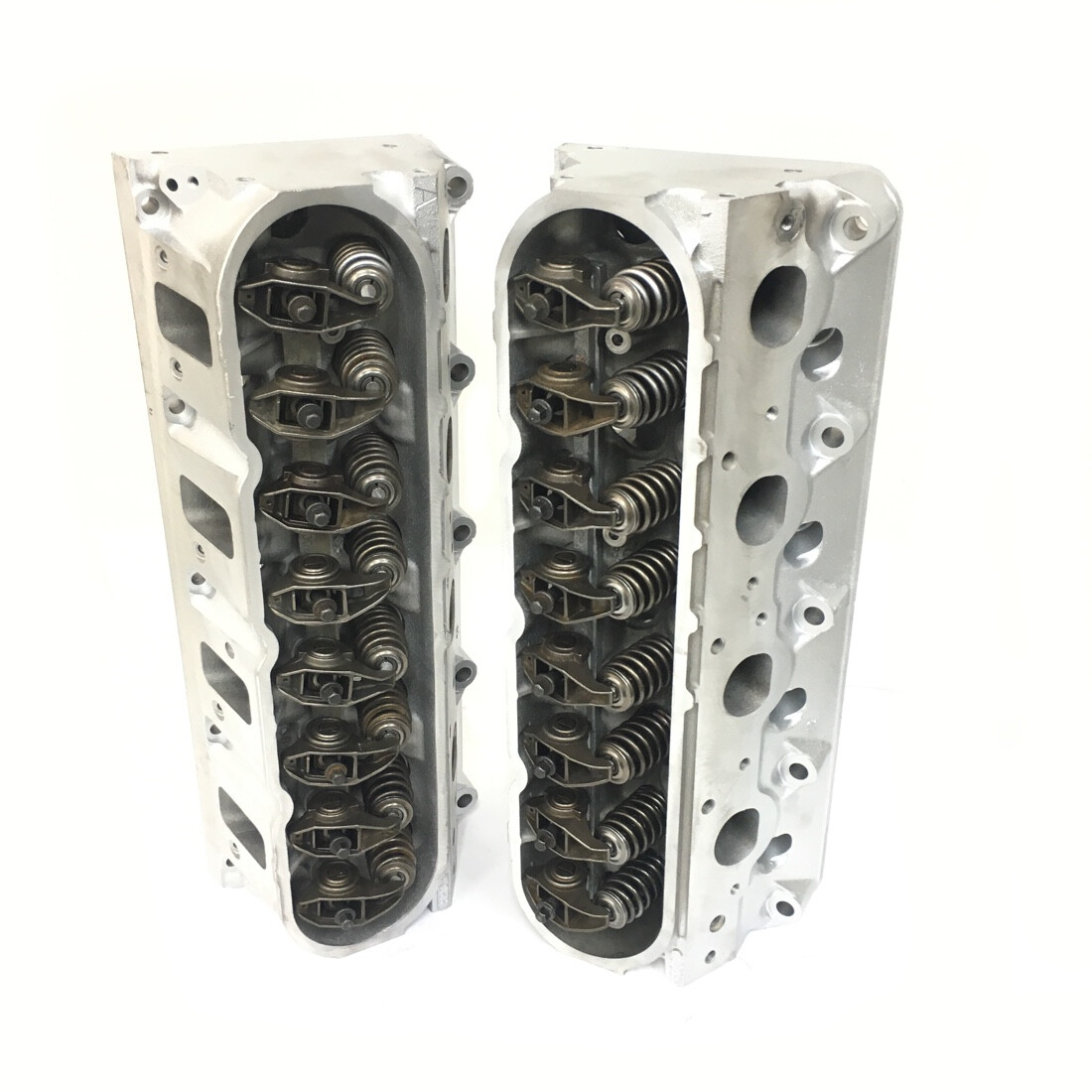 GM LS3 L92 6.0L 6.2L Cylinder Head 823 Square Port Assembly w/ Rocker Arms PAIR