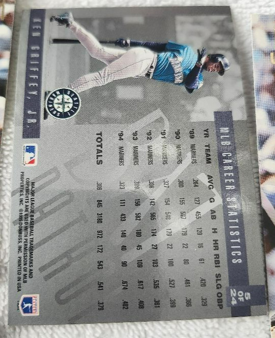 Leaf Limited Bat Patrol Complete 24 Card Set