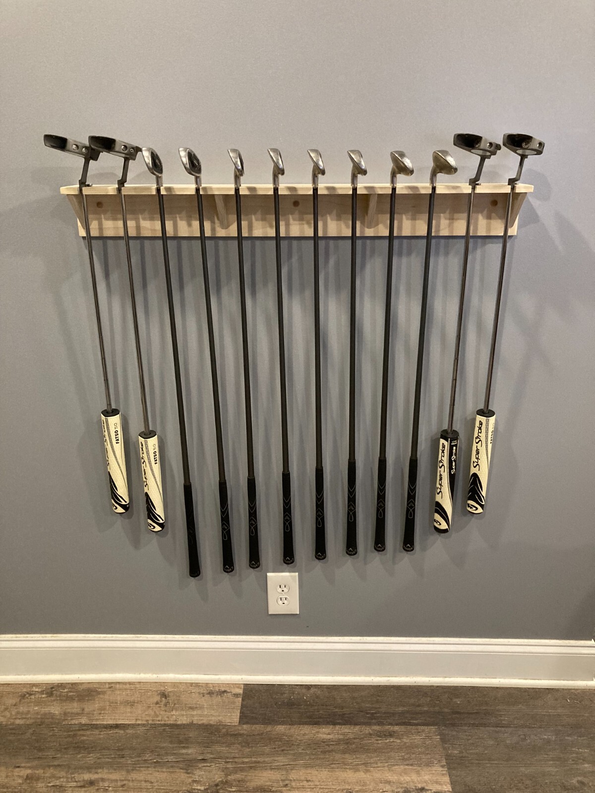 Horne Golf Putter Holder Golf Club Wall Display Rack Shelf 12 Club Holder