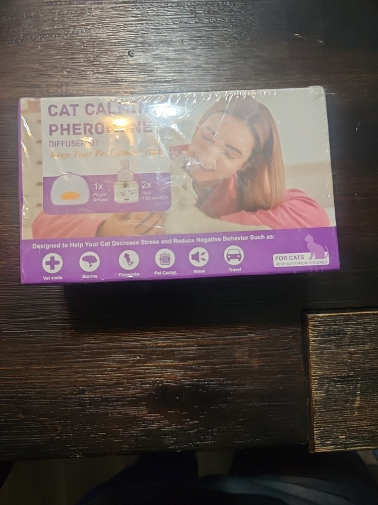 Cat Calming Pheromone Diffuser  Kit:  1 Diffuser & 2 Refills