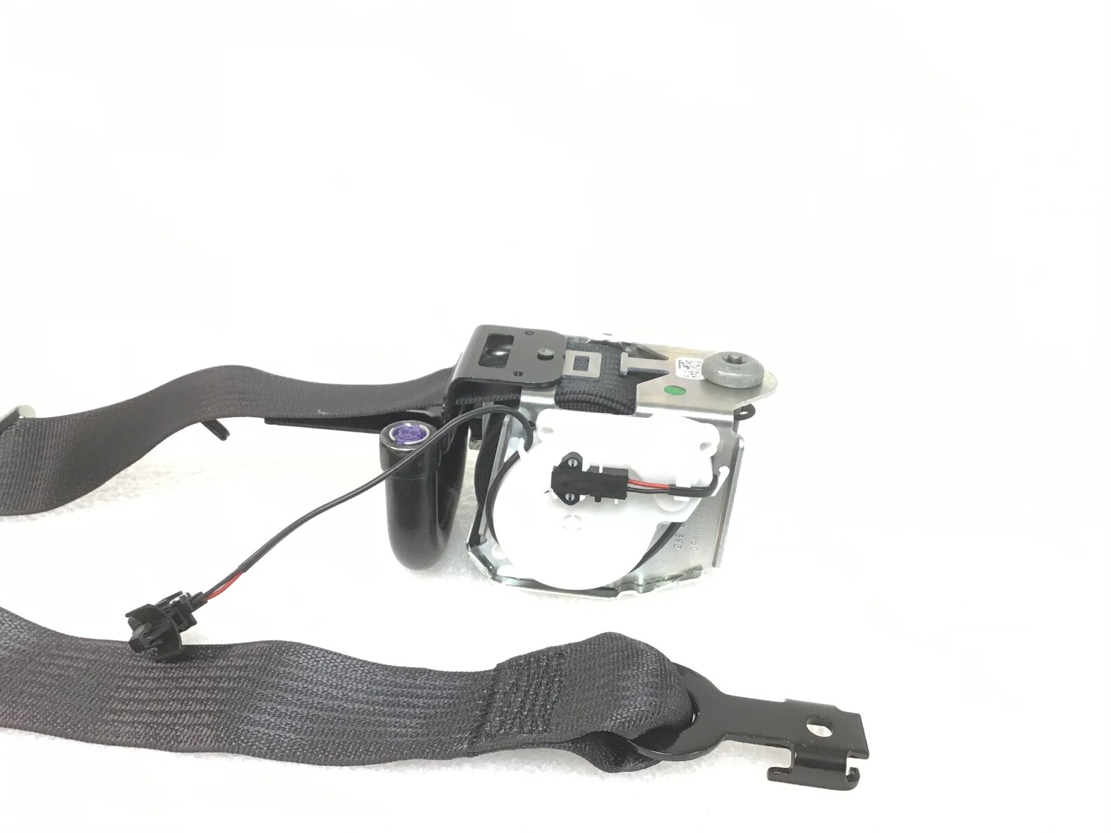 2019 2020 2021 2022 Chevy Silverado 1500 front right seat belt BLACK 84512913