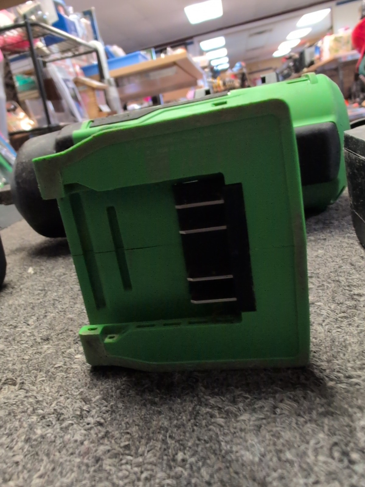 Snap-on 18V CT9050G 18 V 1/2" Drive Impact Wrench with 2 Batteries And charger