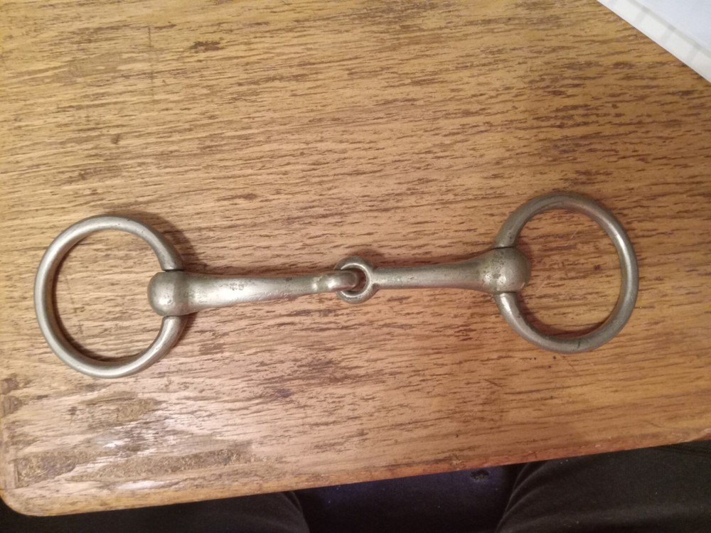 fixed O ring snaffle bit 4 3/4 in nickel
