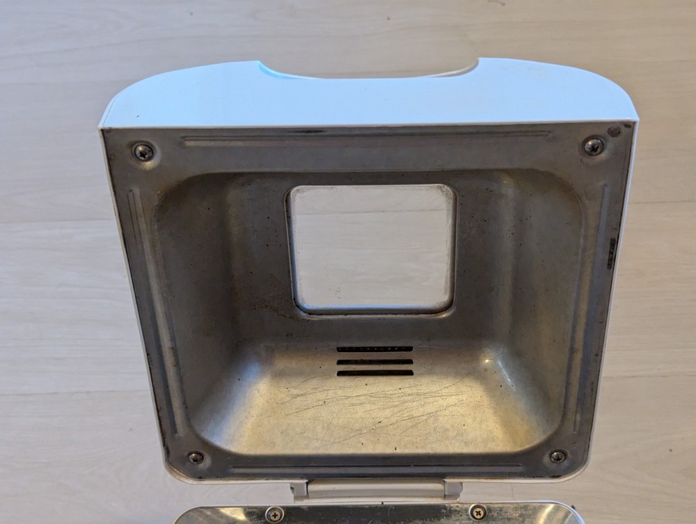 Hitachi Automatic Home Bakery Bread Maker Machine HB-D102 Tested Refurbished