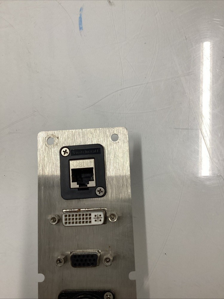 Switchcraft I/O Connector Interface Plate M-752
