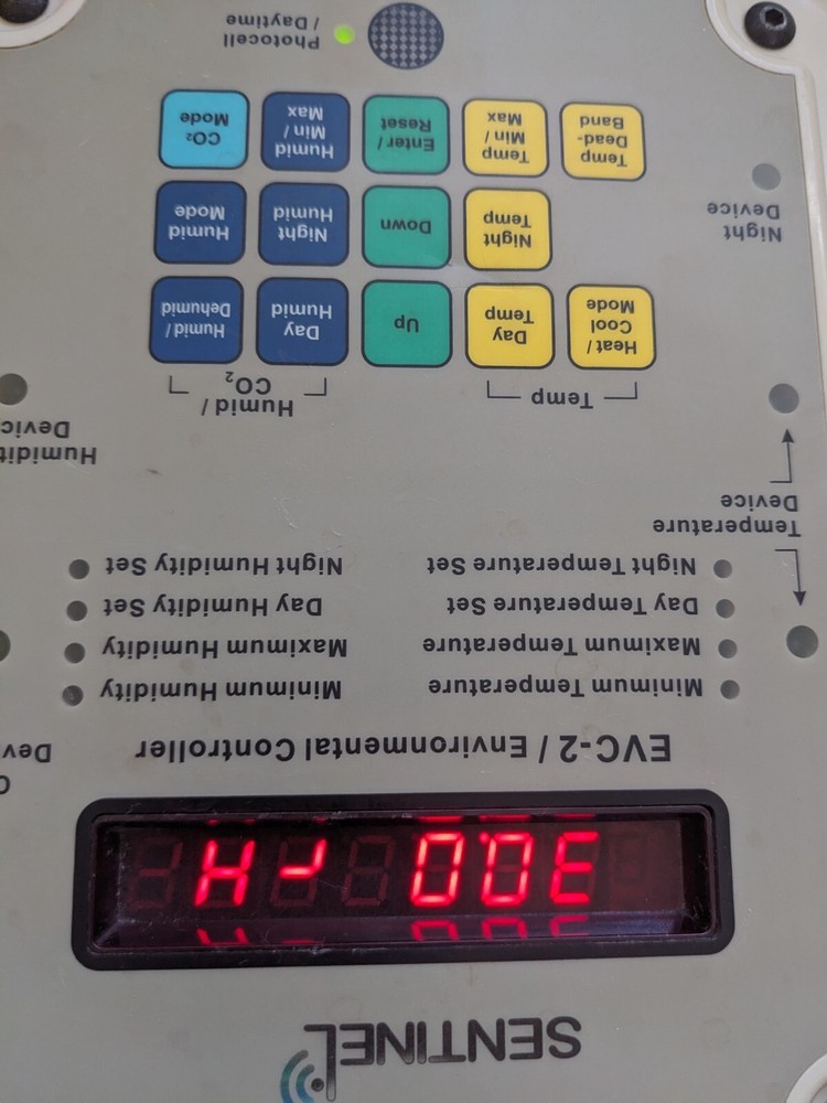 Sentinel EVC-2 Environmental Controller Temp Humidity CO2 working Free Shipping