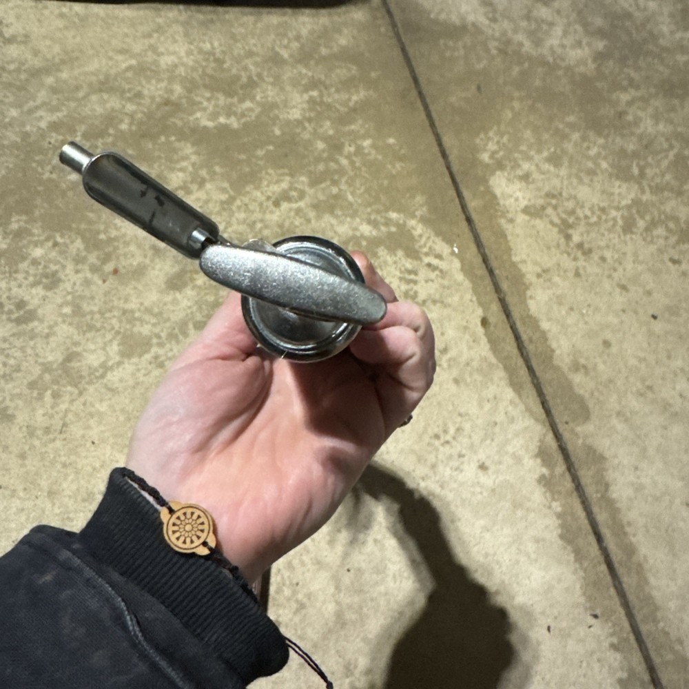 GREASE GUN WORKING With Grease