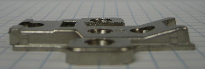 GRASS #10759 SNAP-ON BASEPLATE, 1.3mm, WING-TYPE, SCREW-ON VERSION, 37mm BACKSET