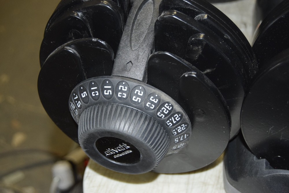 2 Ativafit Dialtech Elite 65 Lb Pound Adjustable Dumbbells with Bases **READ**