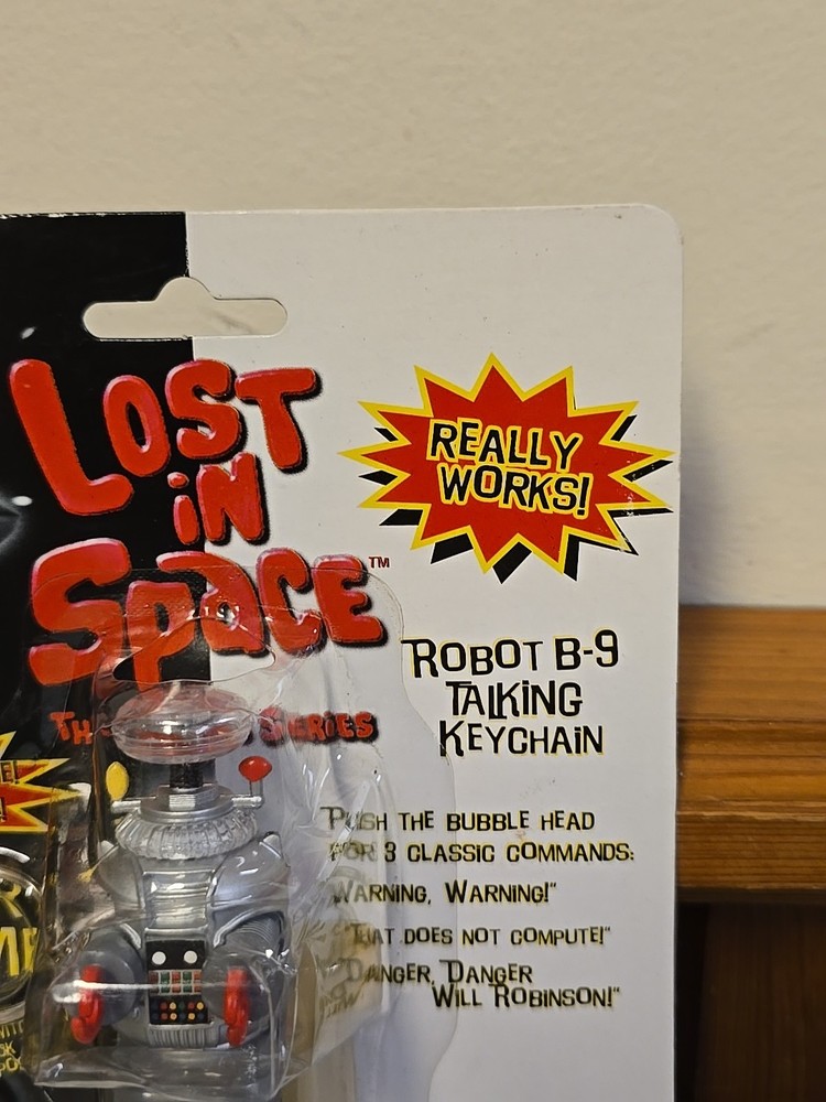 LOST IN SPACE ROBOT B-9 Talking Keychain New Sealed Basic Fun 1997
