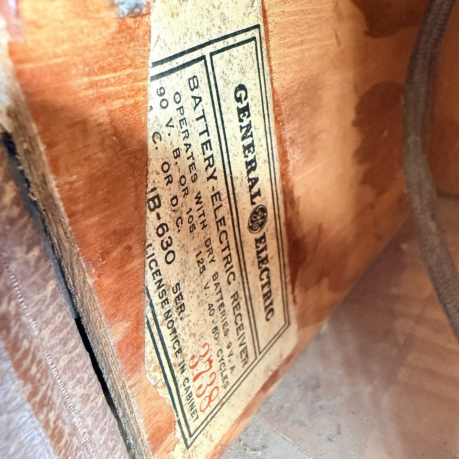 Rare Vintage 1940 GE General Electric JB-630 Carryabout Portable Radio