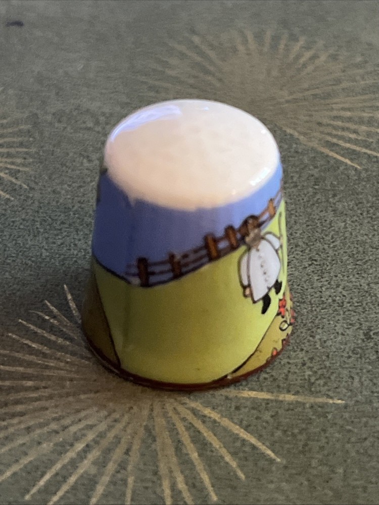 Reutter Germany Porcelain Thimble VTG