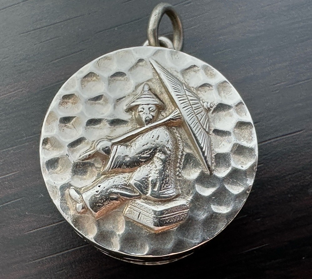 Victorian Solid Silver Pill Box c.1891