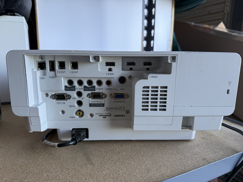 Epson LCD Projector EB-725Wi Model H998A