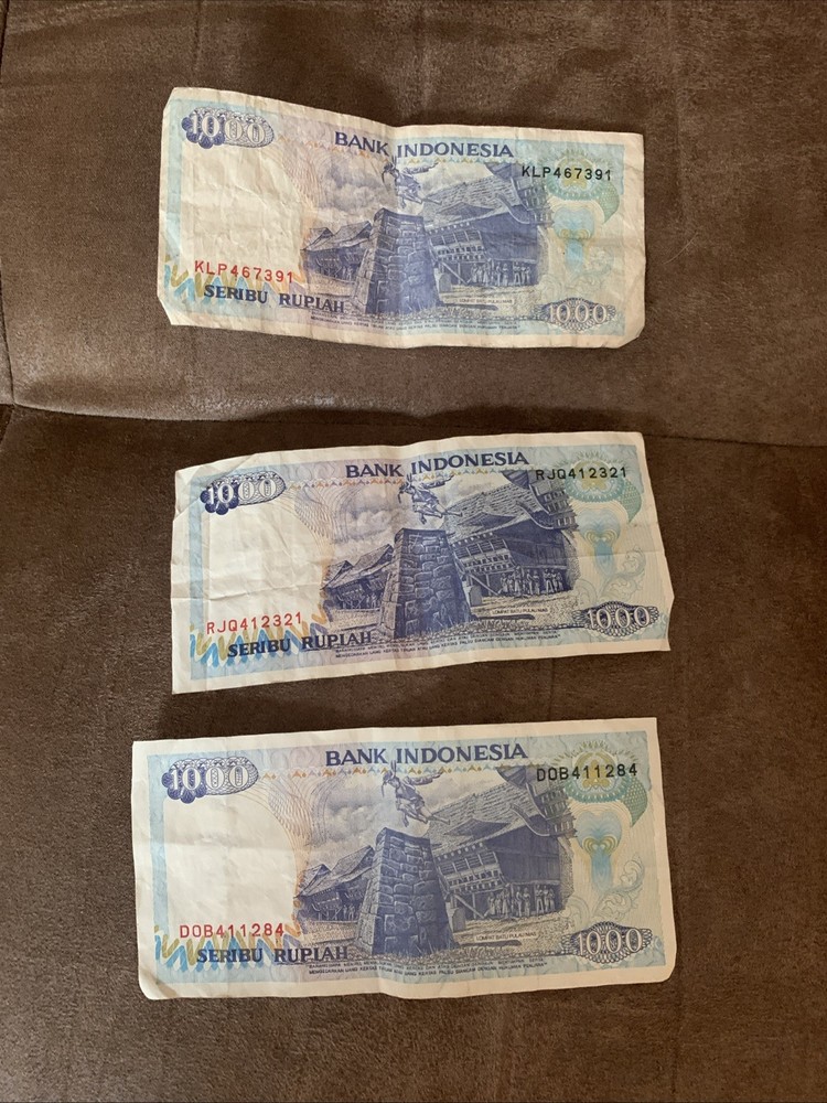 1992 Indonesia 1000 Rupiah Note. 3 Bank Notes