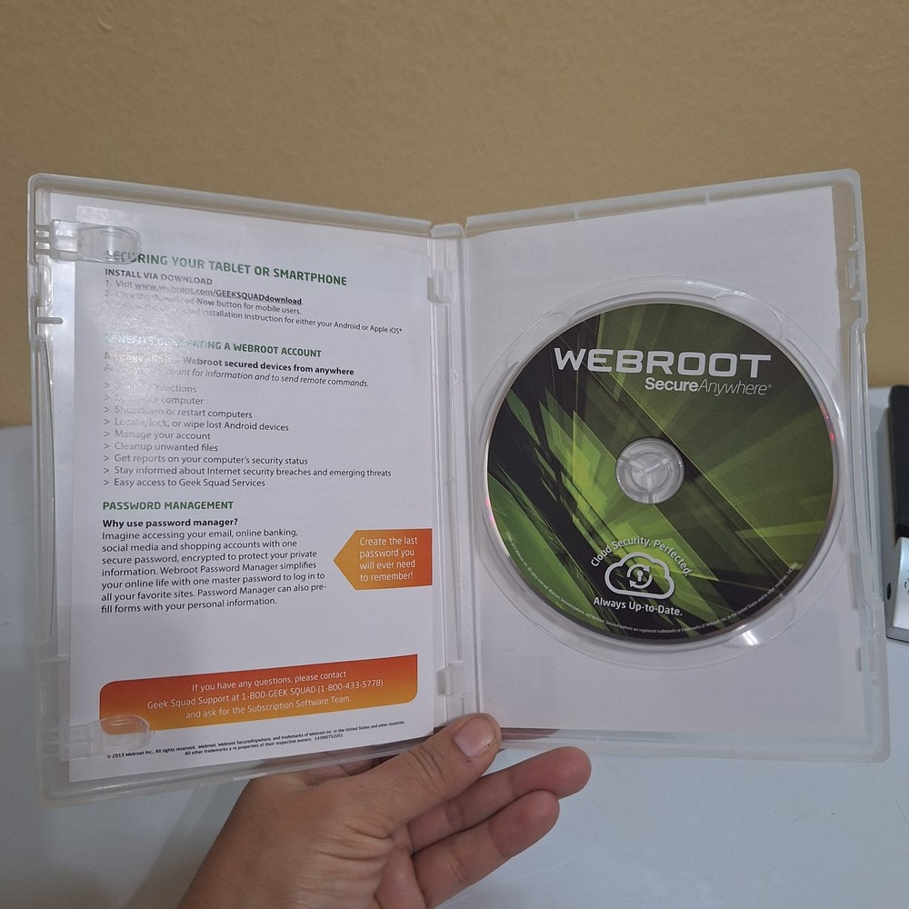 Webroot SecureAnywhere Internet Security PC Mac 3 Devices Antivirus CD Software