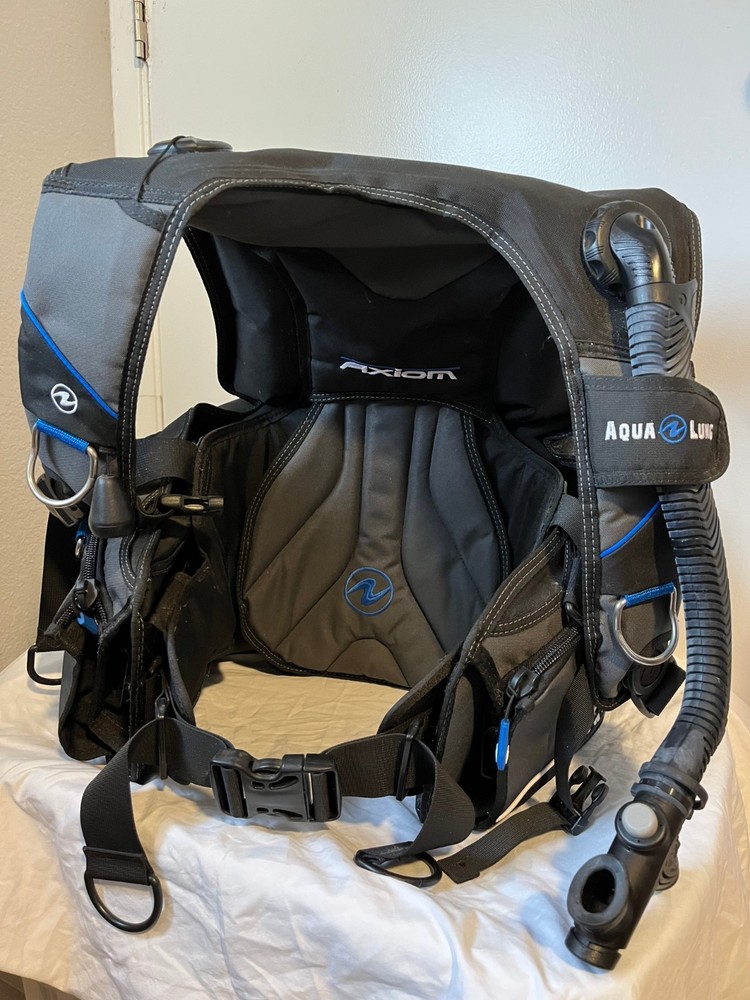 (revised) Aqua Lung Axiom BCD Men's Medium, bundle, perfect condition, used once