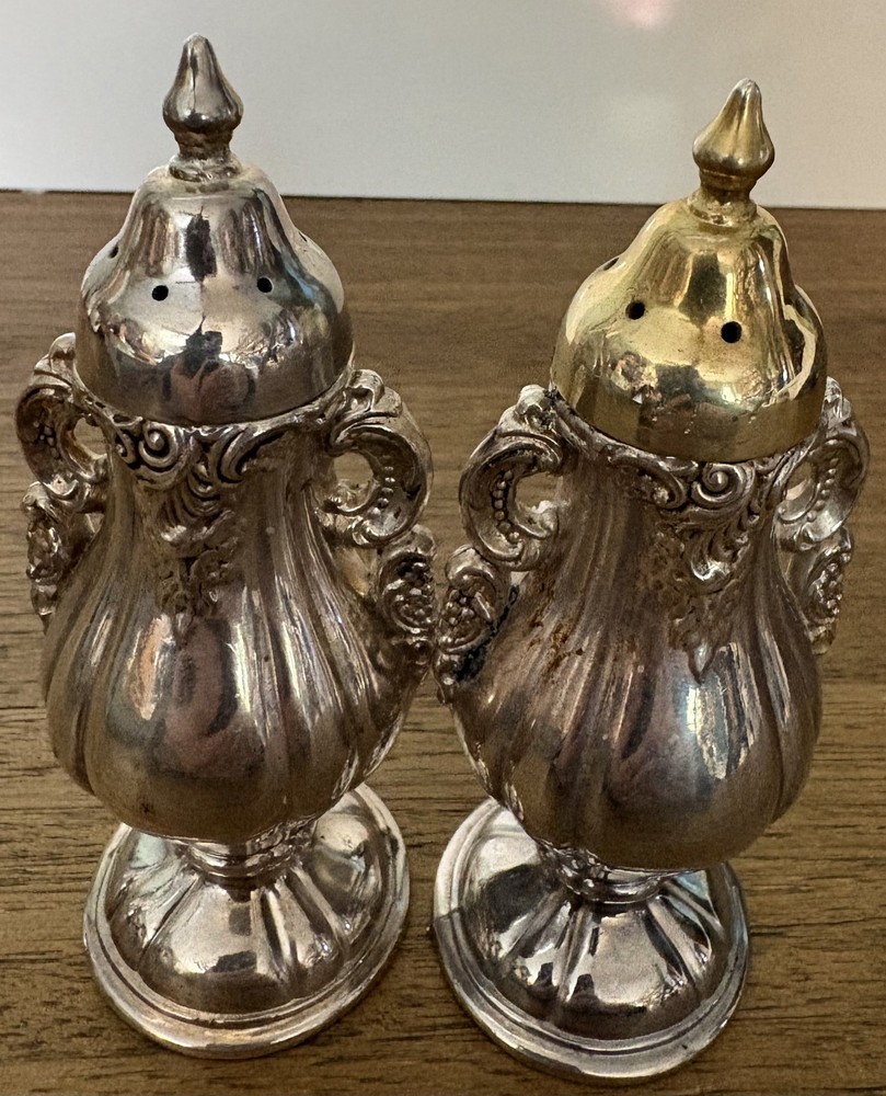 Wallace Silversmiths Silverplate Baroque Salt & Pepper Shakers