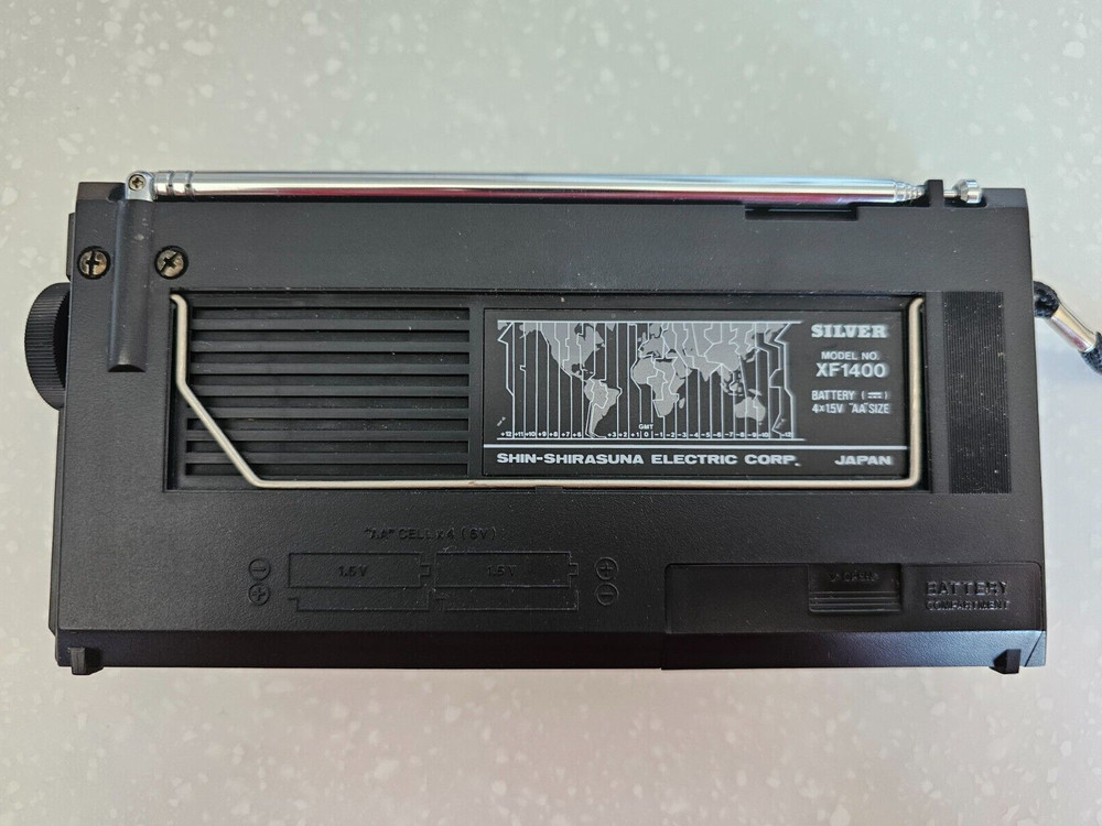 Radio Silver XF2400