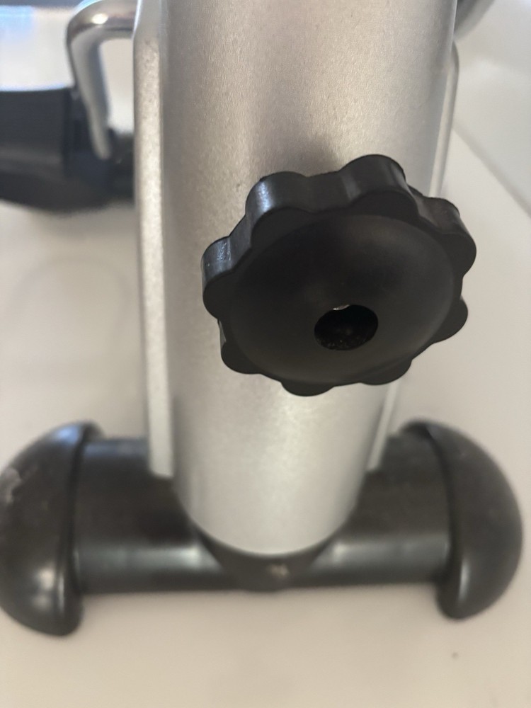 AGM under desk exercise