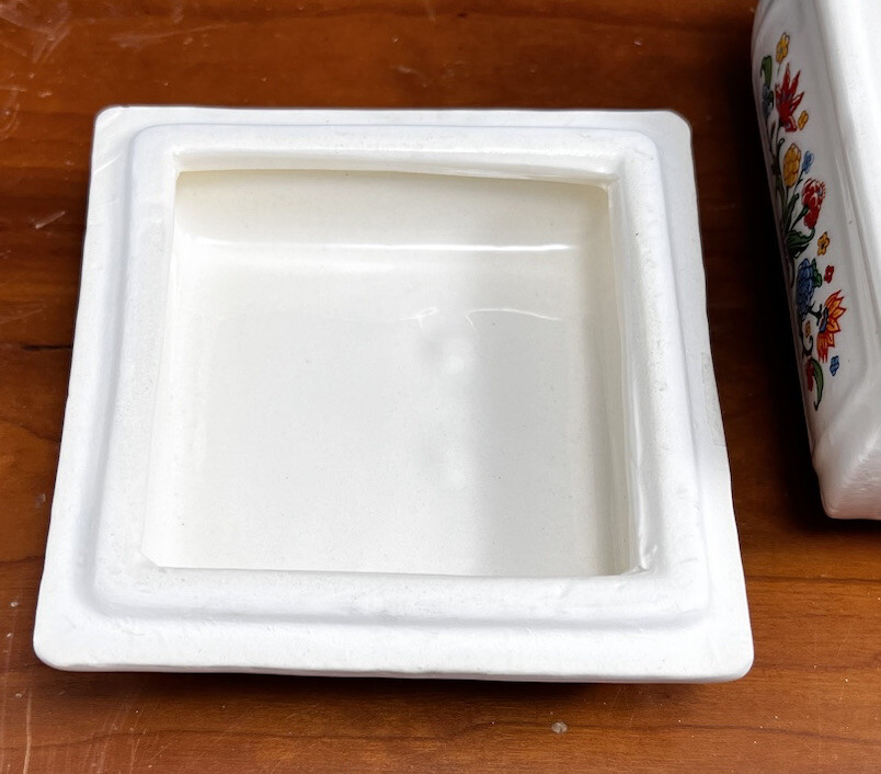 Vtg Max Factor Hypnotique Ceramic Bath Powder Box EMPTY VGC. *Pre-Owned*