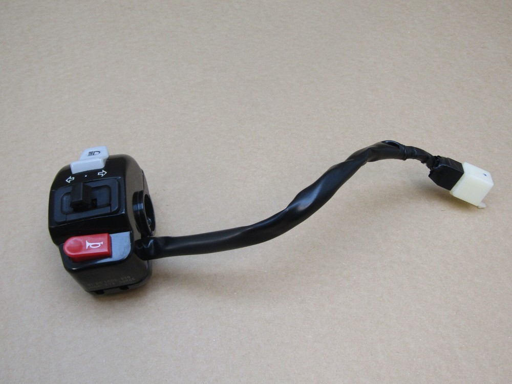 SYM Fiddle 125 E5 2023 23 miles left handlebar switchgear (12017)