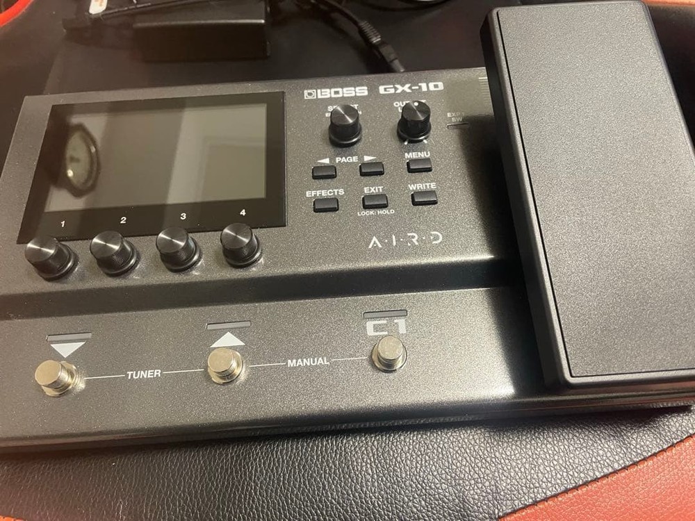 BOSS GX-10 Guitar Effects Processor