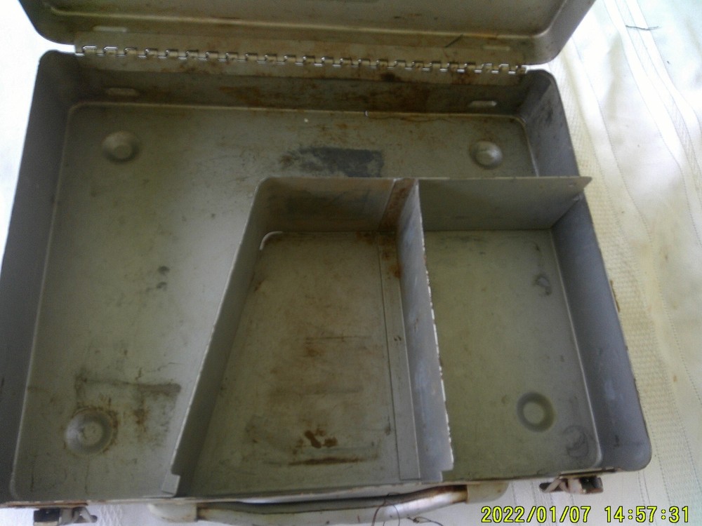 VINTAGE METAL BLACK & DECKER EMPTY CARRY CASE