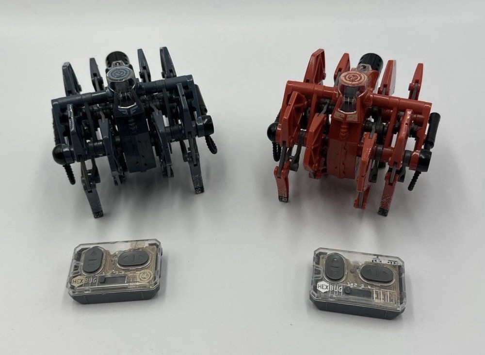 Hexbug BattleBots Remote Control Robots Lot Red & Blue w/ Controller