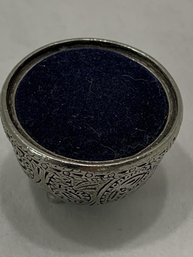 Vtg 80s Silvertone Egg Shape 2” Presentation Box Footed Scroll Detail