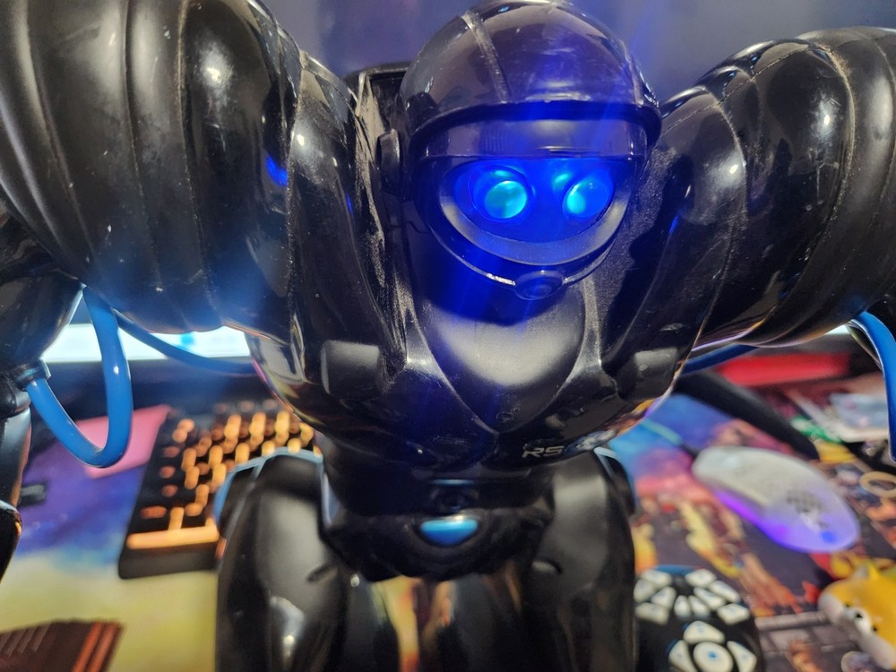 WowWee Robosapien Robot With Remote Tested And Working