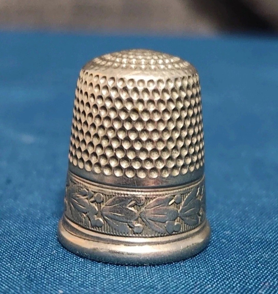 Antique Simons Bros Co Thimble Size 7