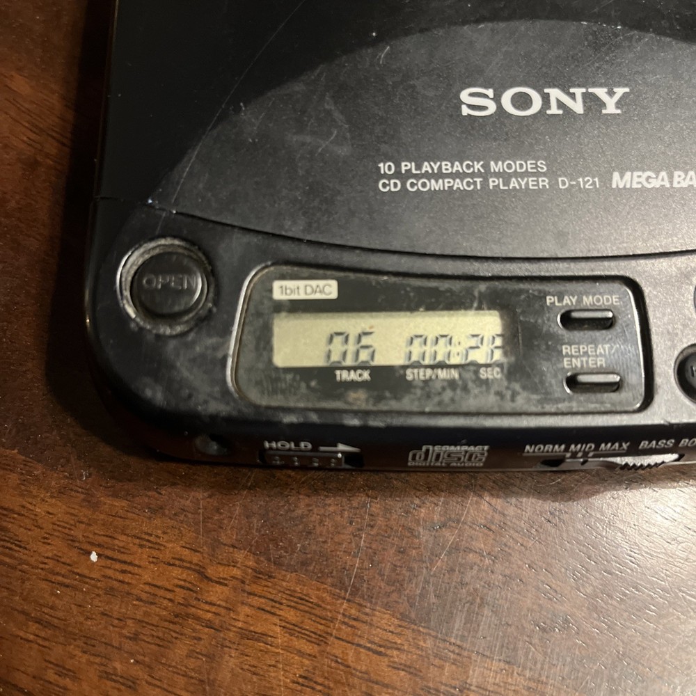 Sony Discman D-121 CD Player Walkman Portable Compact Disc Player Tested READ