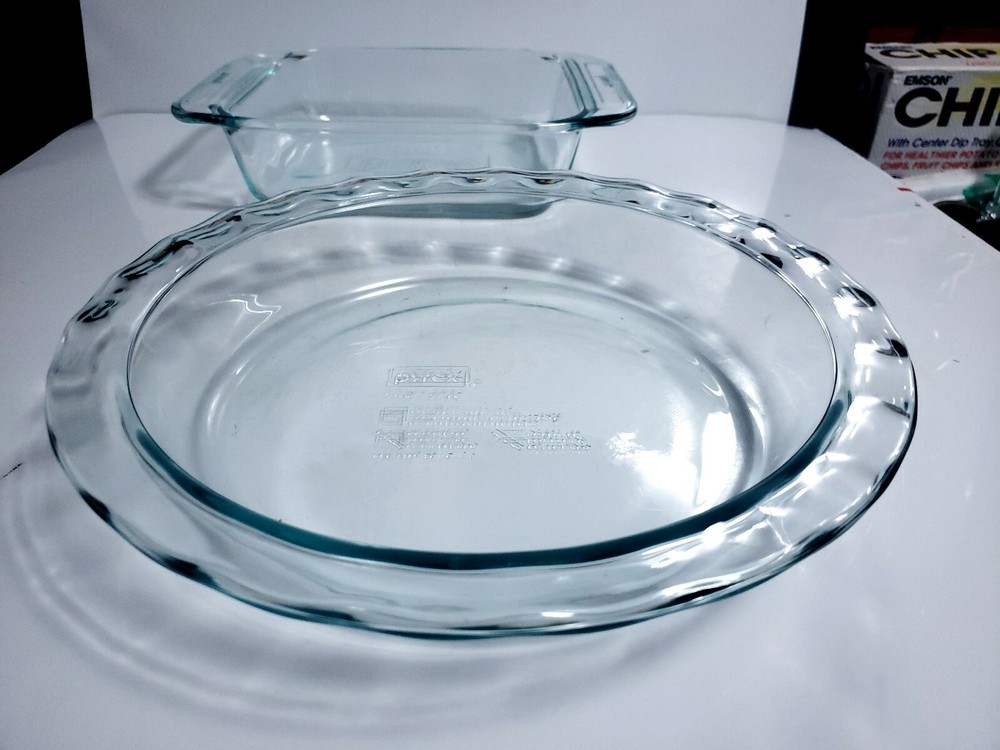 2 Pc PYREX Glass Bakeware Light Blue Tint - Square 2 Qt Baker, 9.5" Pie Plate