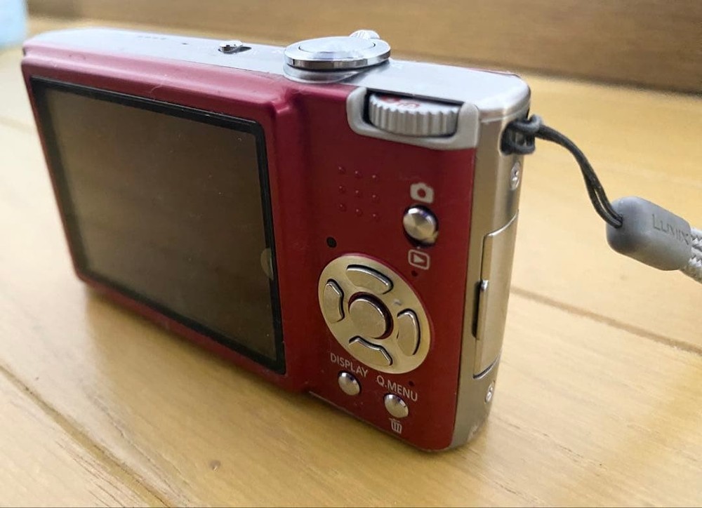 Panasonic LUMIX DMC-FX40 12MP Compact Digital Camera Red Excellent Condition