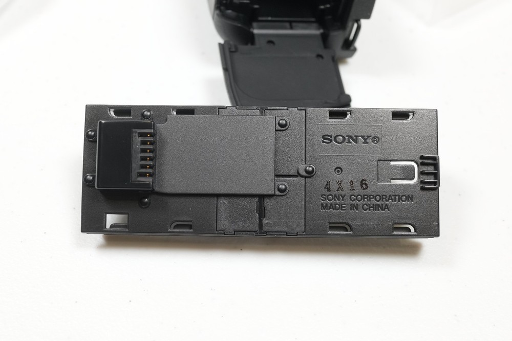 Sony VG-C77AM Vertical Grip for ILCA-99M2 ILCA-77M2
