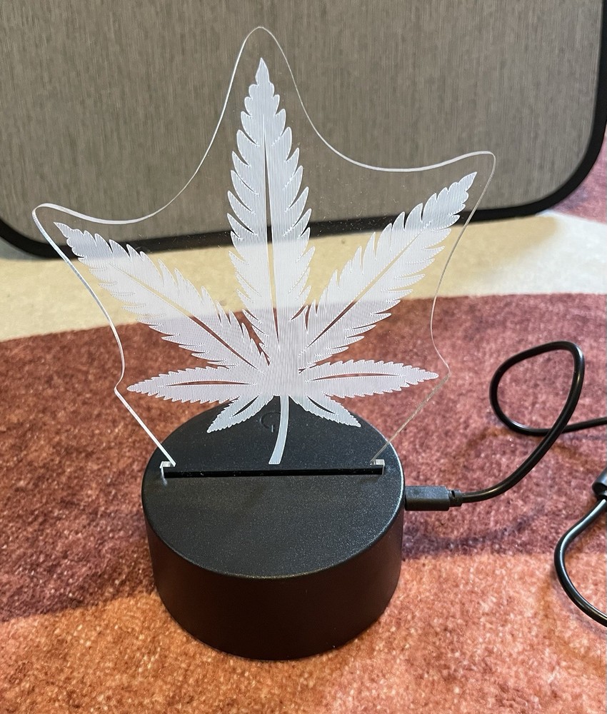 420 Leaf 3D LED Table Lamp/Night Light