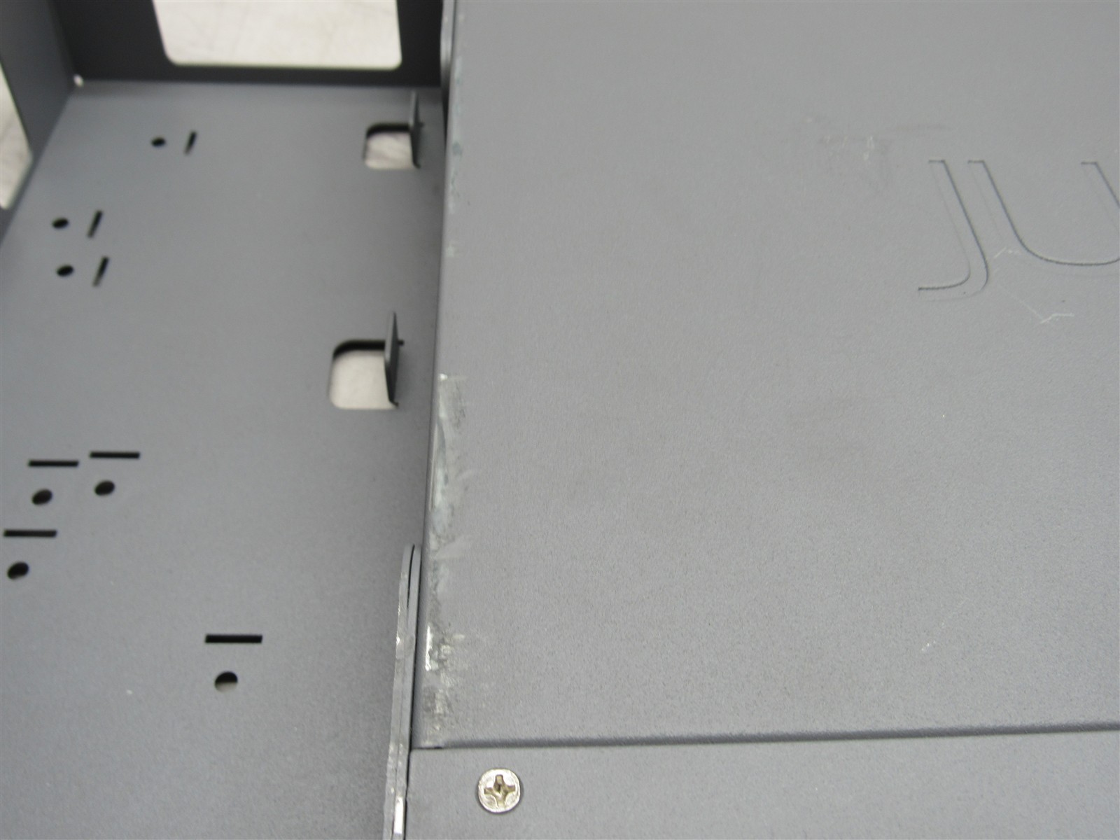 Juniper Networks SRX320 Rack Mountable Security Services Gateway Appliance + AC