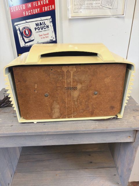 Stromberg Carlson 1500H Table Radio