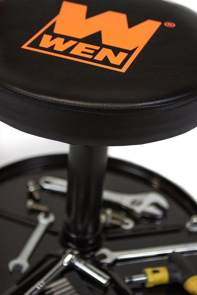 73012T 300-Pound Capacity Pneumatic Rolling Mechanic Stool