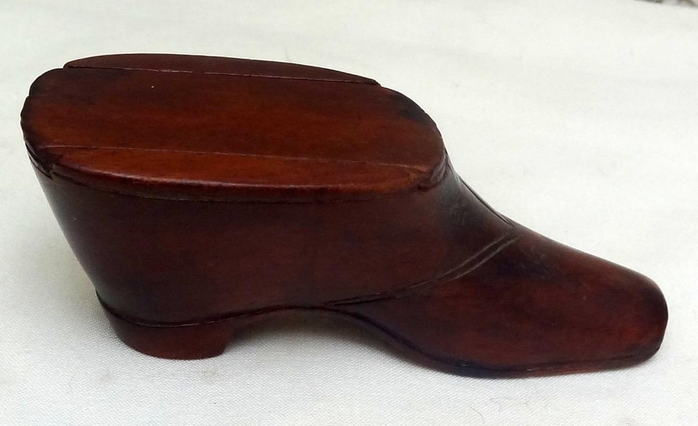 ANTIQUE SNUFF SHOE
