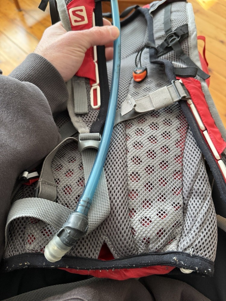 Salomon Agile 17 Hydration Pack Hiking Backpack Red Adjustable