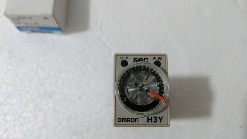 Omron H3Y-4 Timer 5 Second