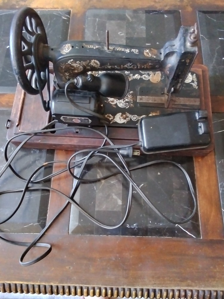 Vintage Singer Sewing Machine