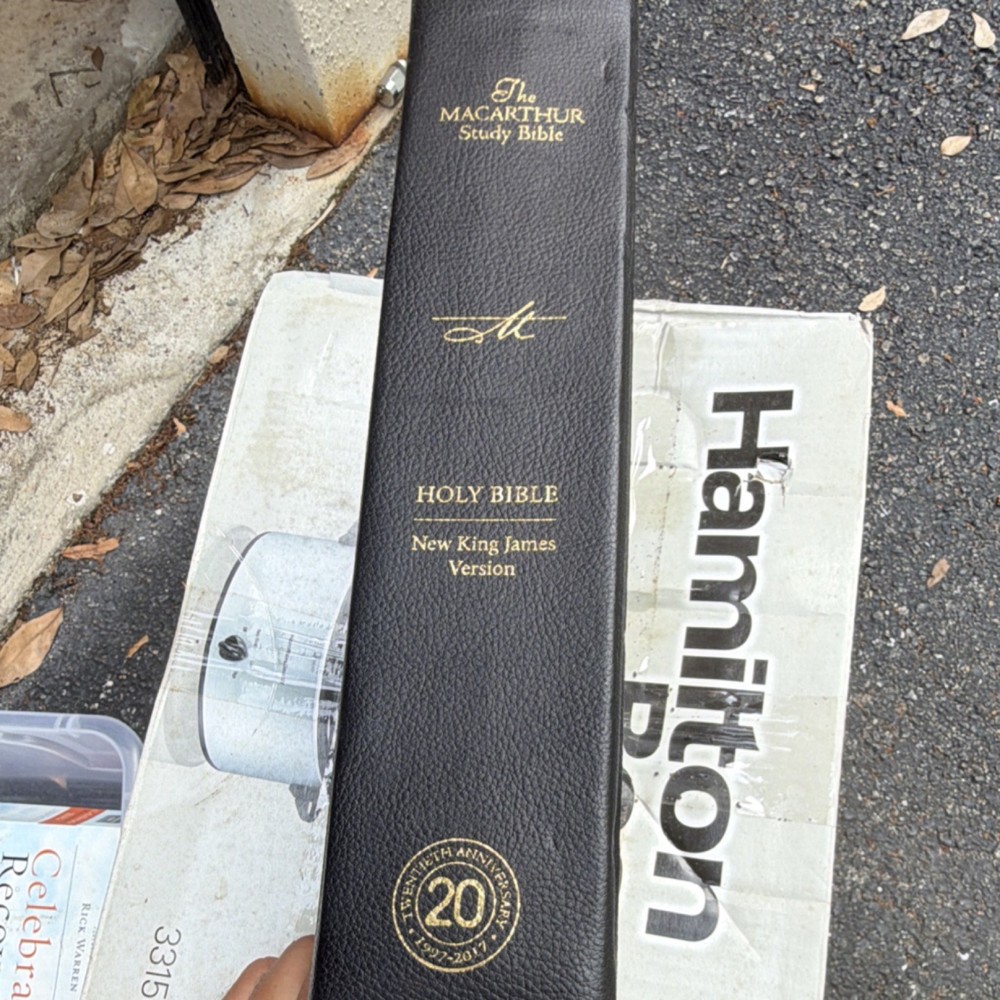 MacArthur Study Bible New King James Version 20th Anniversary Edition