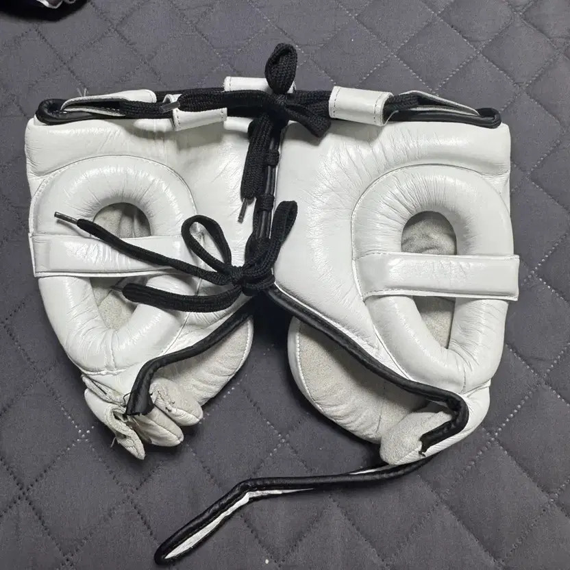 Spring Bomber Headgear White Size L Official